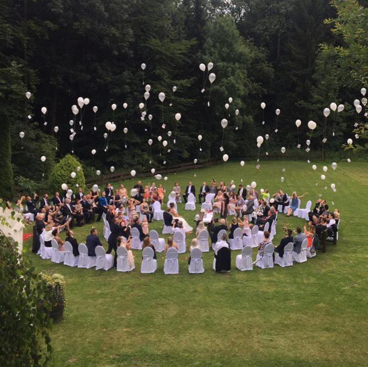 Bielefelder Berghotel Zum Stillen Frieden Buitenkant foto