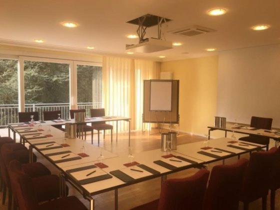 Bielefelder Berghotel Zum Stillen Frieden Buitenkant foto