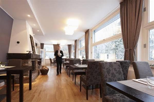 Bielefelder Berghotel Zum Stillen Frieden Buitenkant foto